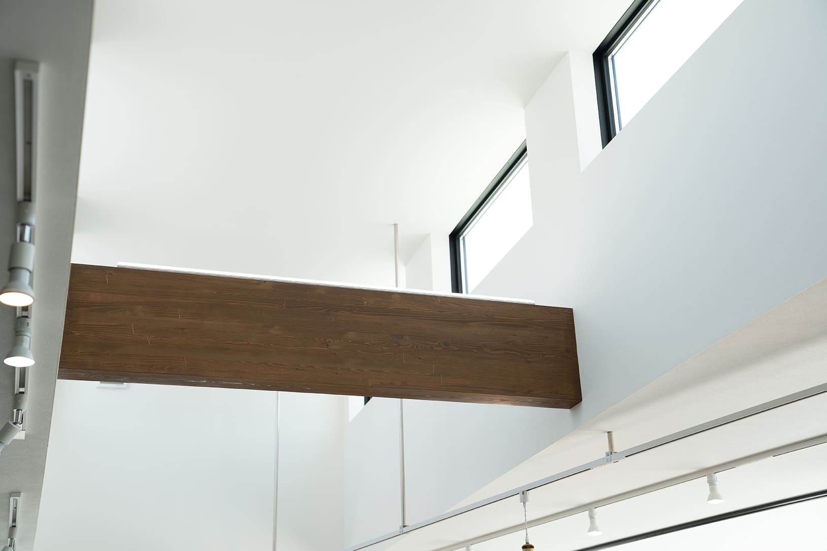 UPDATEメインビジュアルスライド